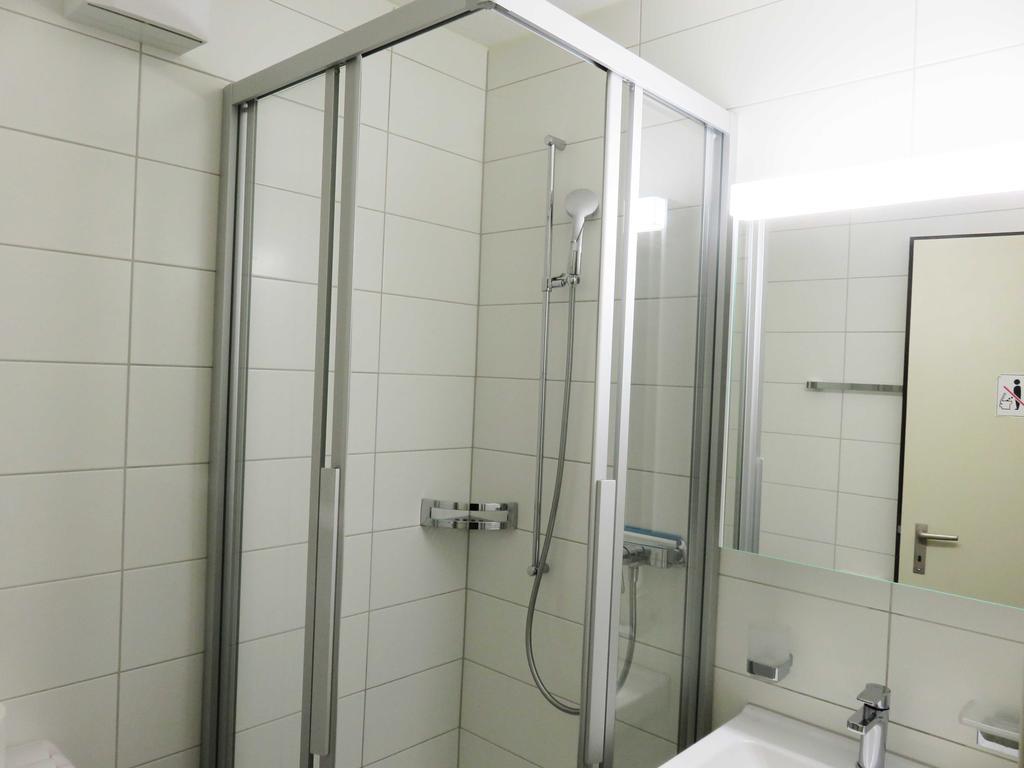 Swiss Star District 11 - Self Check-In Apartment Zürich Exterior foto
